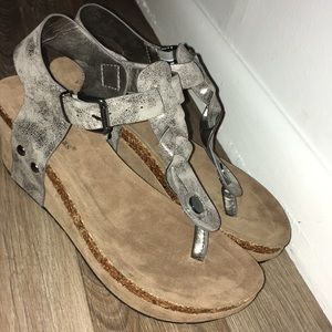 Pierre Dumas sandal wedges